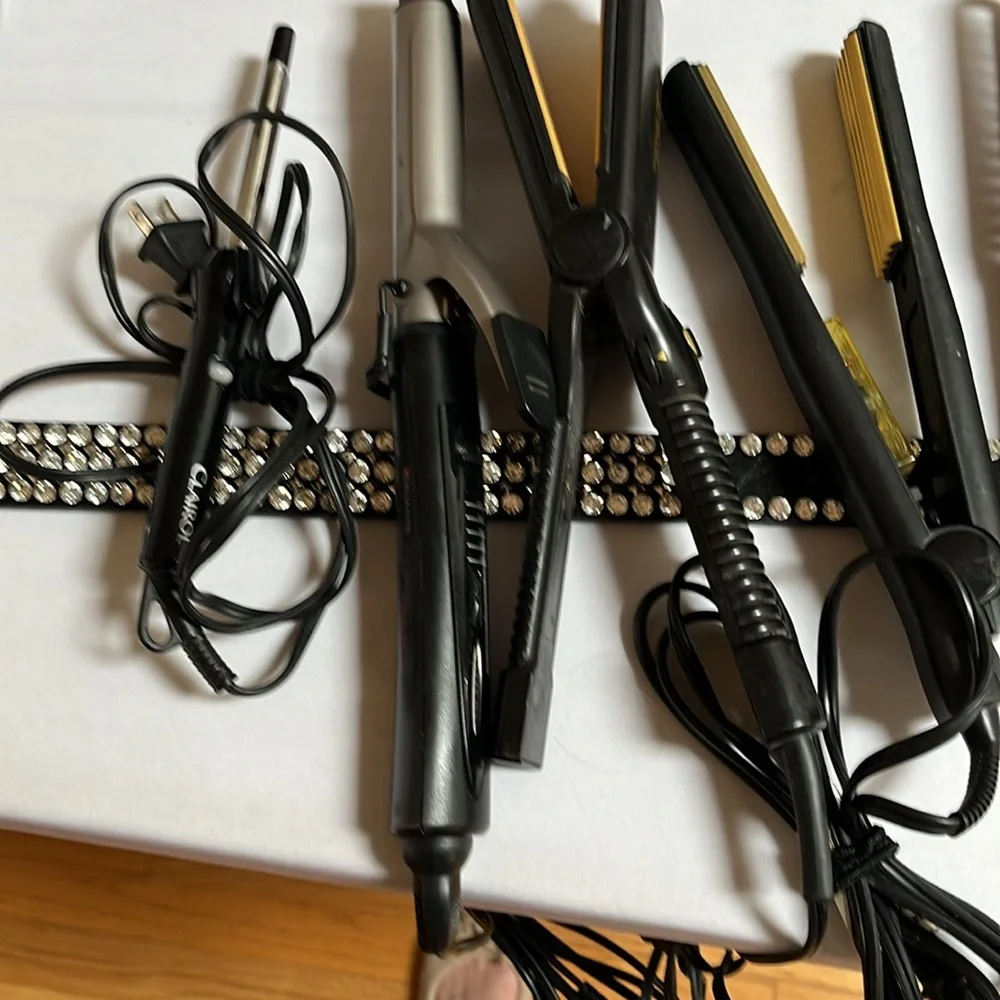 CURLMASTER ,REVLON,CONAIR various size blow out brushes , round and vent 7 total